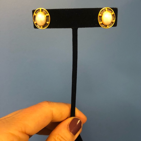 Julie Vos Caspian Stud Pearl Earrings - Picture 2 of 3